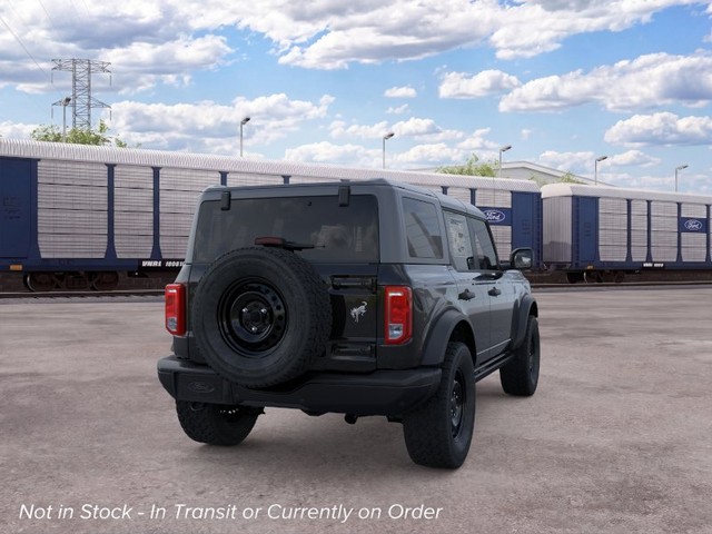 Ford Bronco Vehicle Full-screen Gallery Image 8