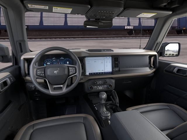 Ford Bronco Vehicle Full-screen Gallery Image 9