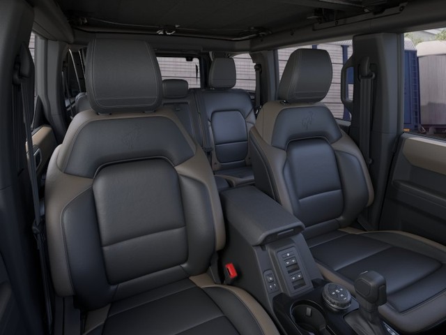 Ford Bronco Vehicle Full-screen Gallery Image 10