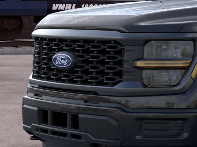 Ford F-150 Vehicle Full-screen Gallery Image 17