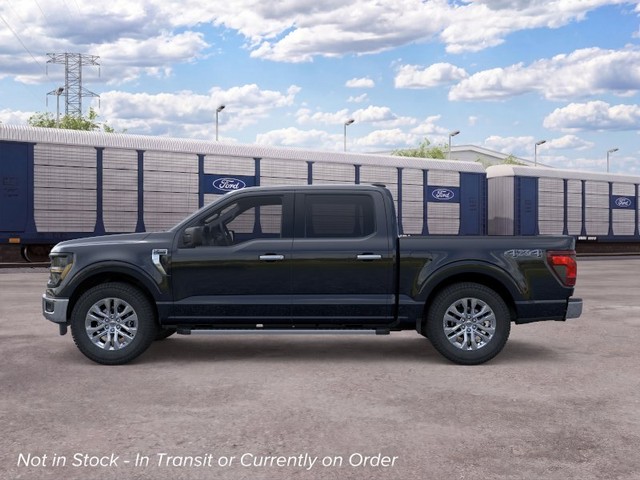 Ford F-150 Vehicle Full-screen Gallery Image 3