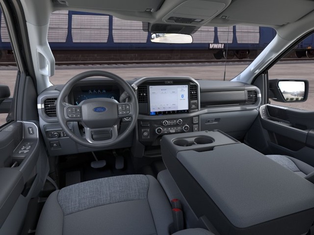 Ford F-150 Vehicle Full-screen Gallery Image 9