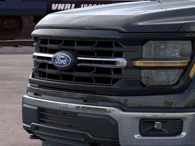 Ford F-150 Vehicle Full-screen Gallery Image 17