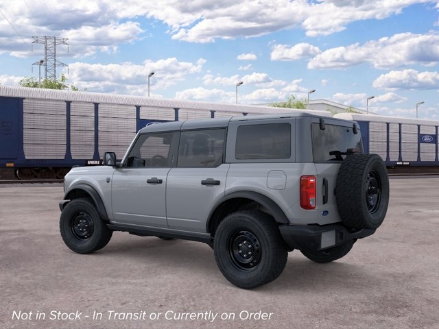 Ford Bronco Vehicle Full-screen Gallery Image 4
