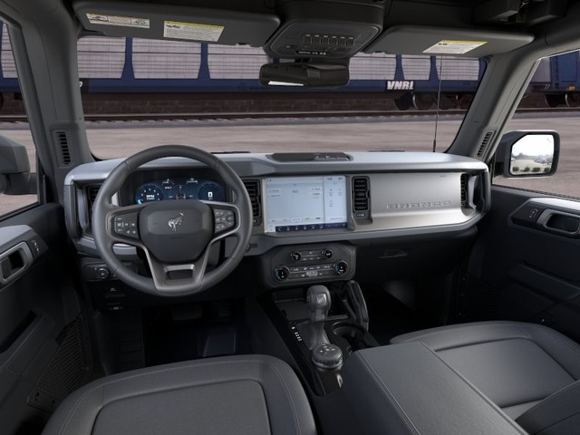 Ford Bronco Vehicle Full-screen Gallery Image 9