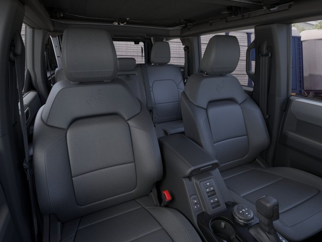 Ford Bronco Vehicle Full-screen Gallery Image 10