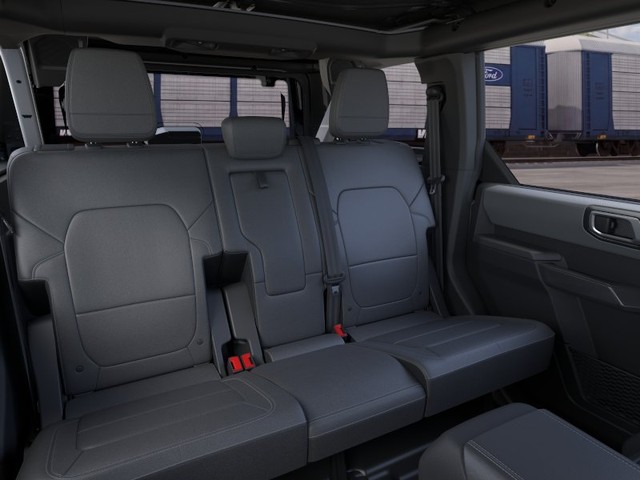 Ford Bronco Vehicle Full-screen Gallery Image 11