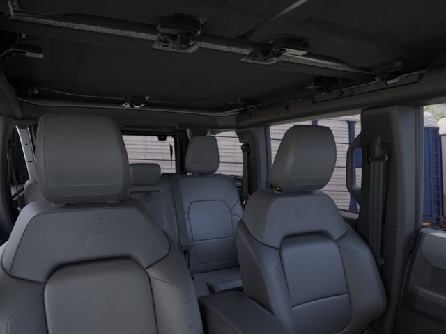 Ford Bronco Vehicle Full-screen Gallery Image 12