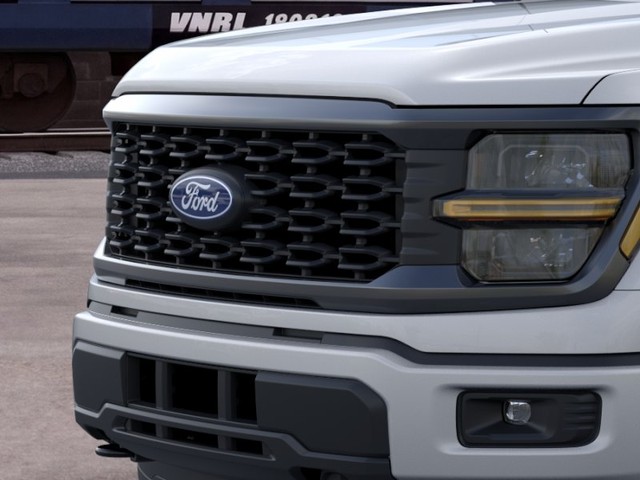 Ford F-150 Vehicle Full-screen Gallery Image 17