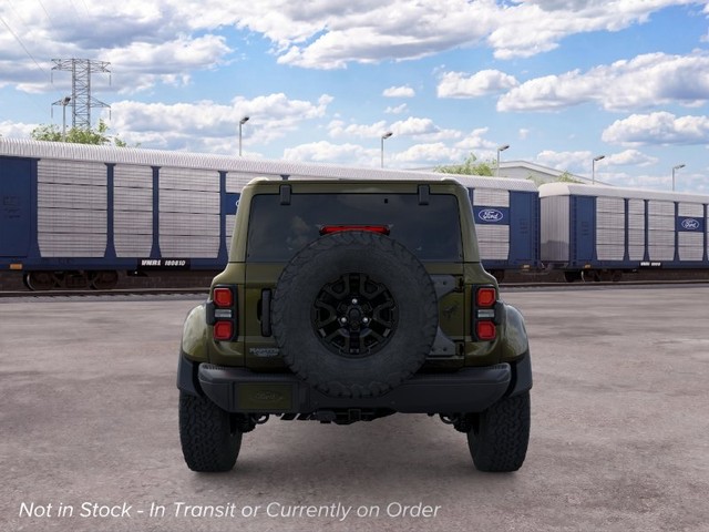Ford Bronco Vehicle Full-screen Gallery Image 5