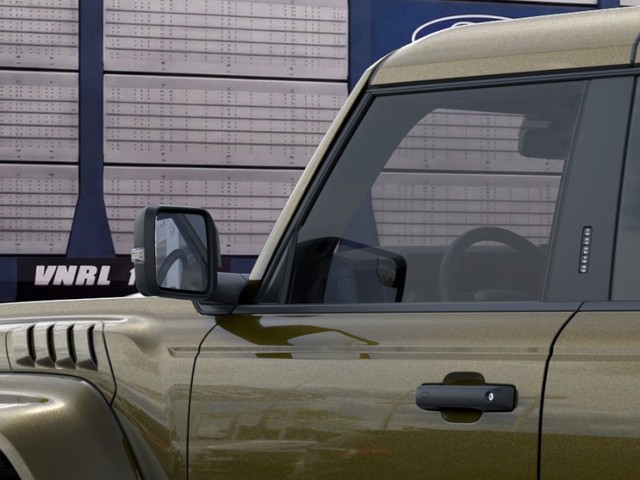 Ford Bronco Vehicle Full-screen Gallery Image 22