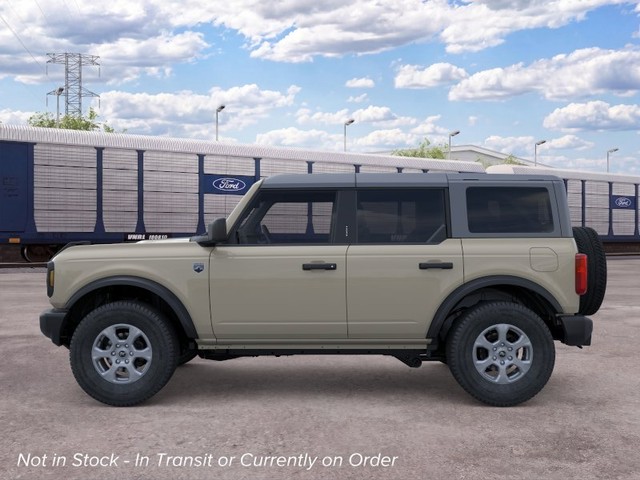Ford Bronco Vehicle Full-screen Gallery Image 3