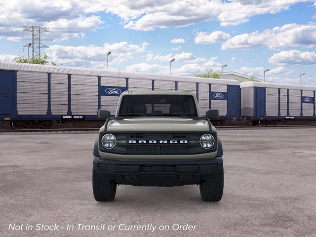 Ford Bronco Vehicle Full-screen Gallery Image 6