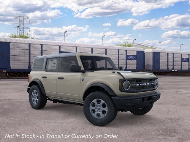 Ford Bronco Vehicle Full-screen Gallery Image 7