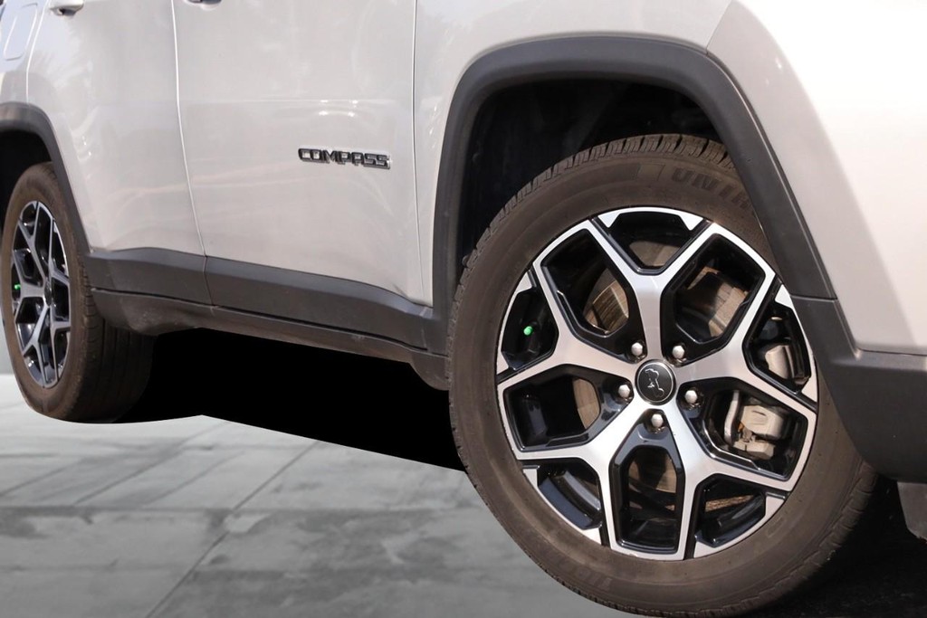 Jeep Compass Vehicle Image 03