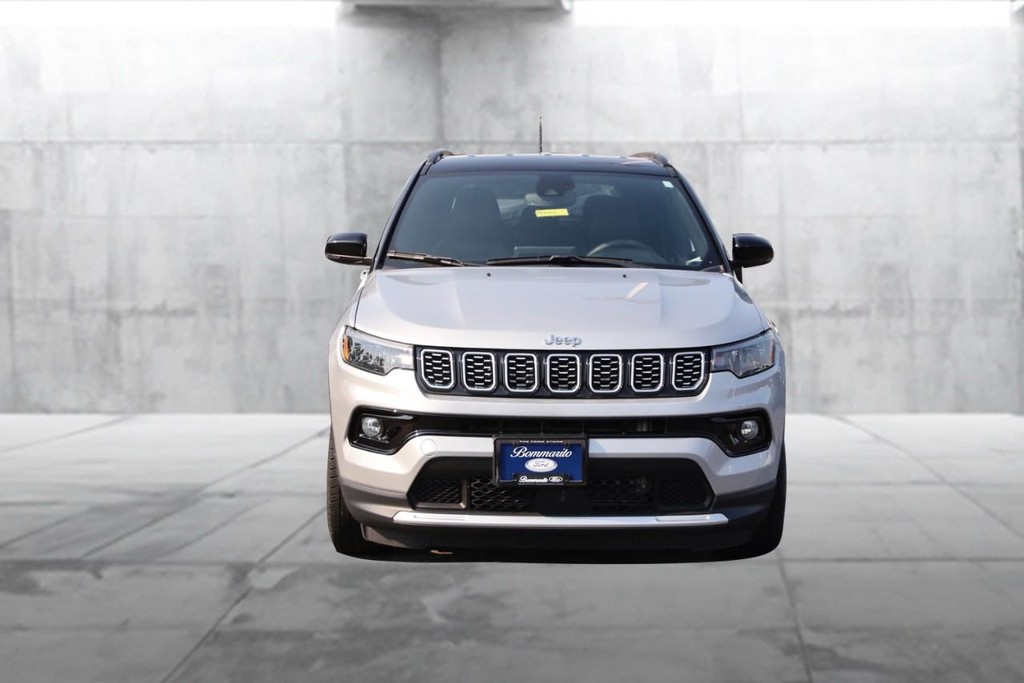 Jeep Compass Vehicle Image 04