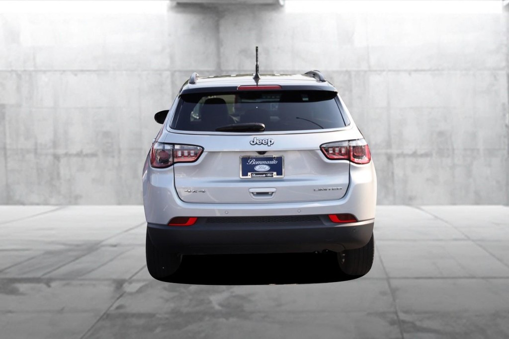 Jeep Compass Vehicle Image 06