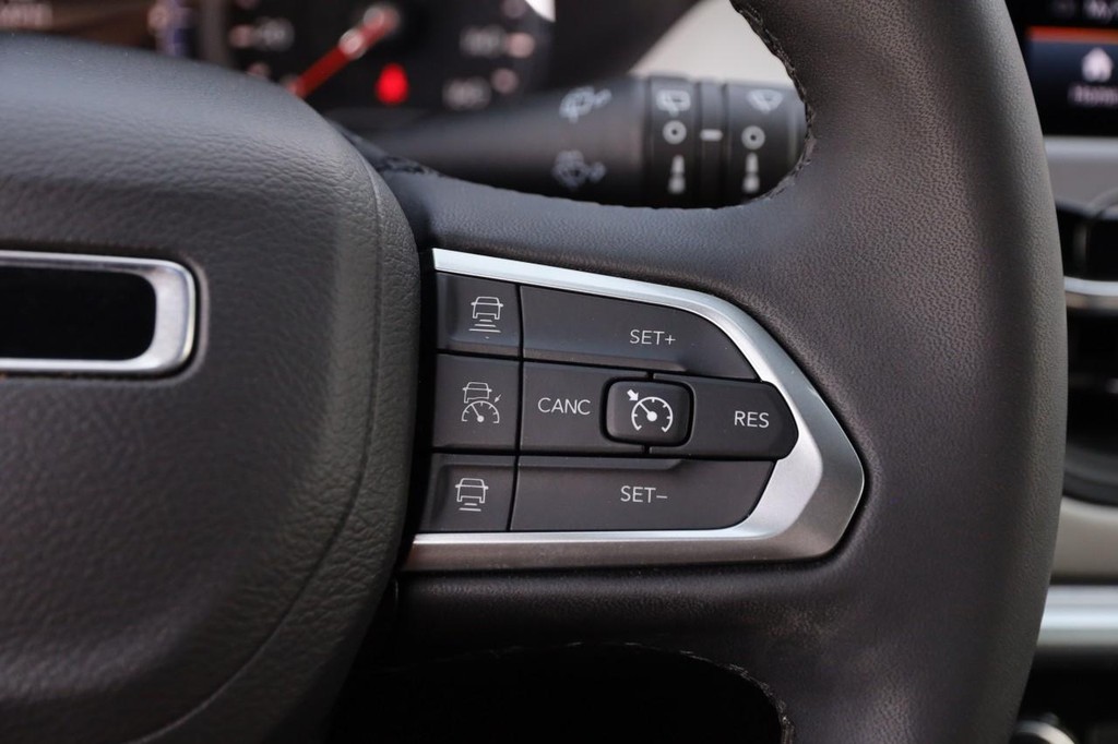 Jeep Compass Vehicle Image 12