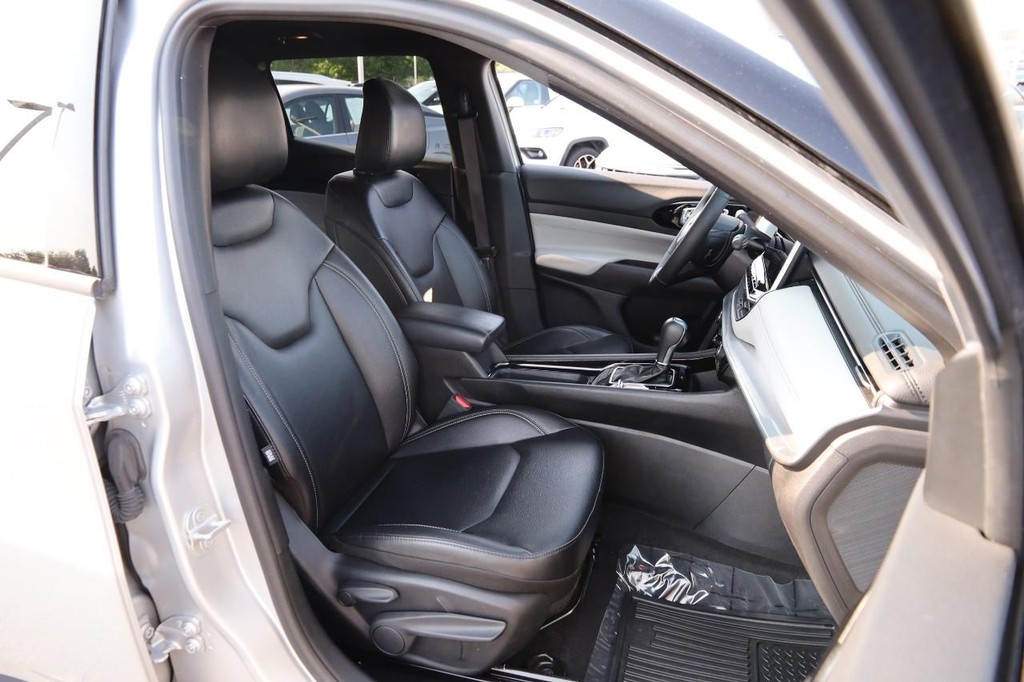 Jeep Compass Vehicle Image 25