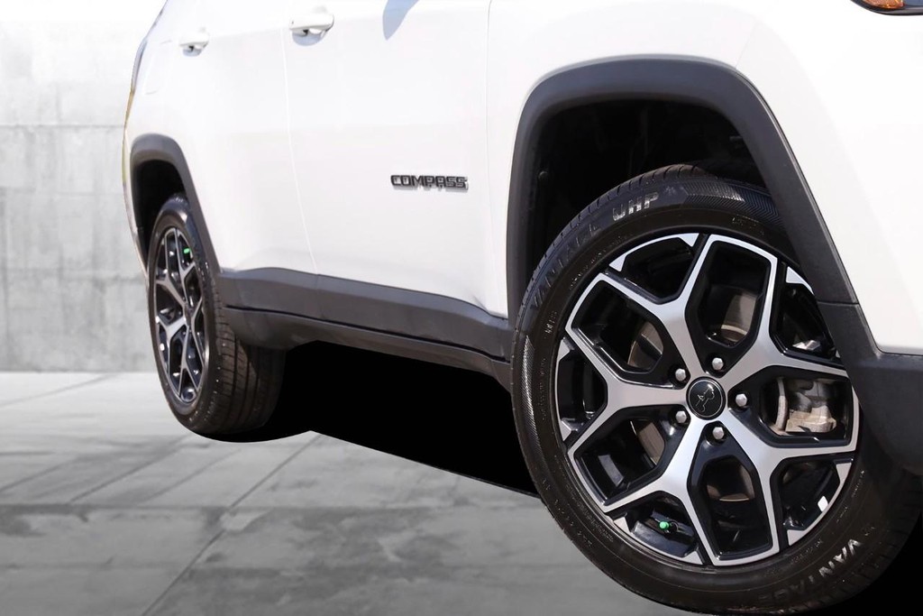 Jeep Compass Vehicle Image 03