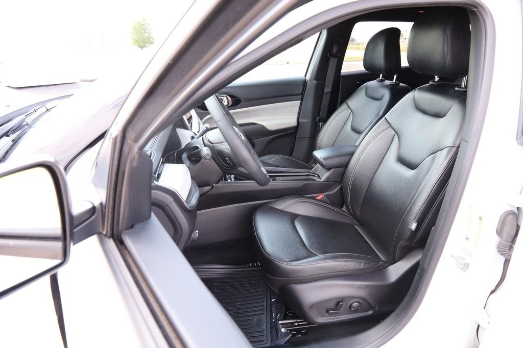 Jeep Compass Vehicle Image 08