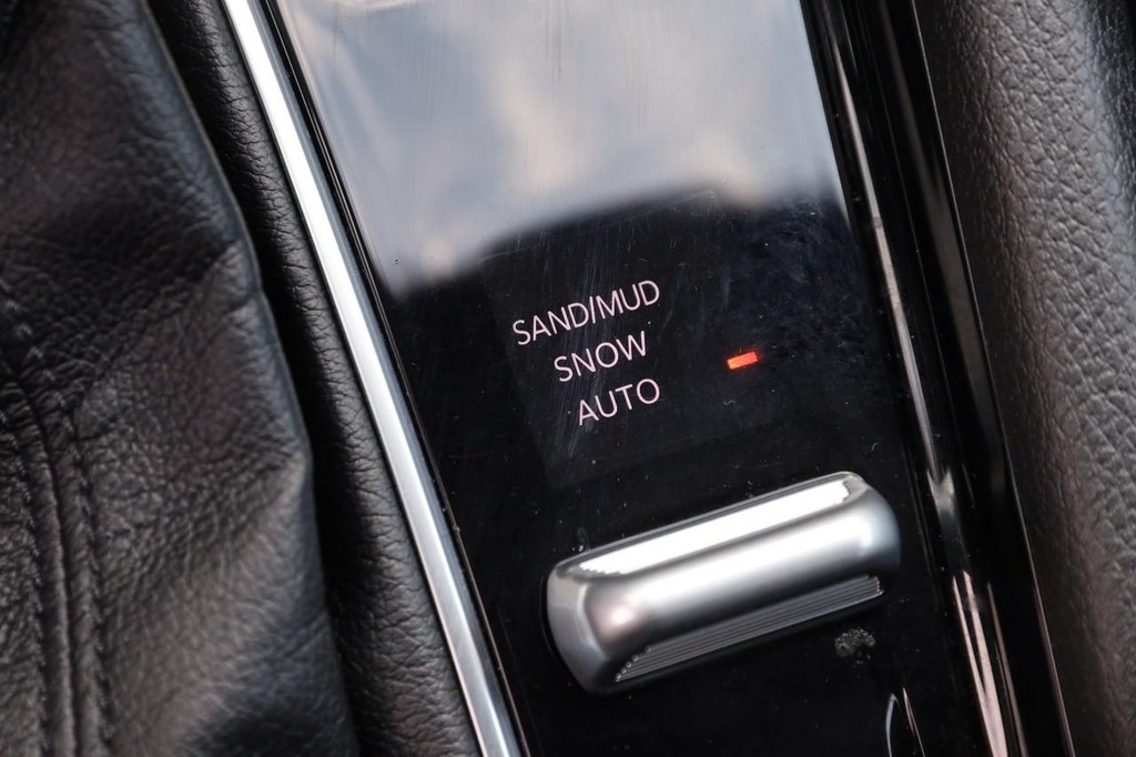 Jeep Compass Vehicle Image 18