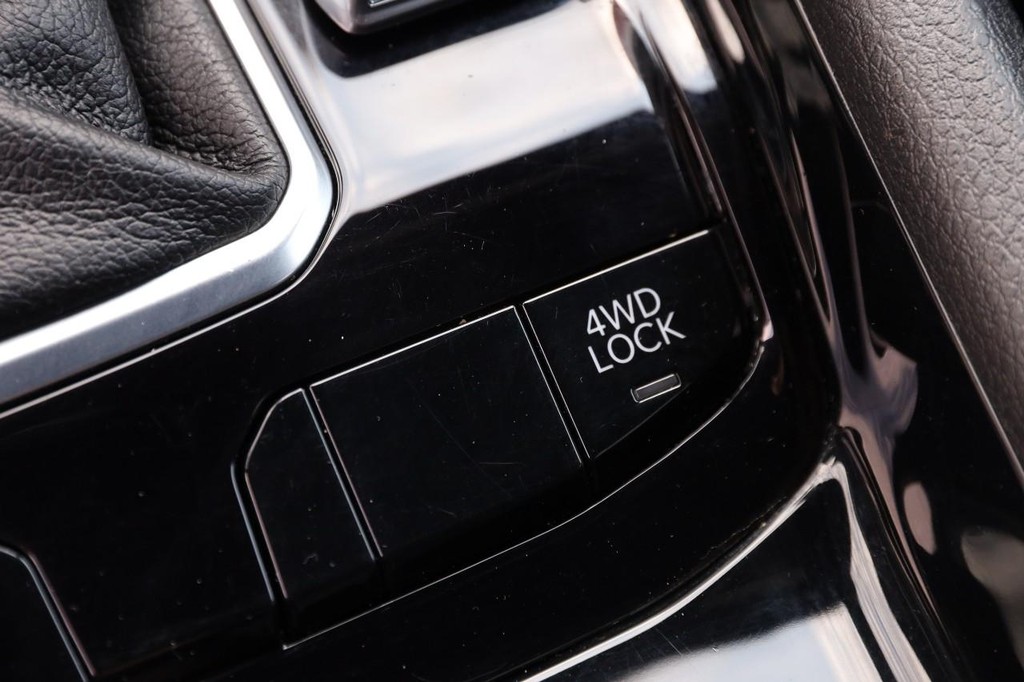 Jeep Compass Vehicle Image 19