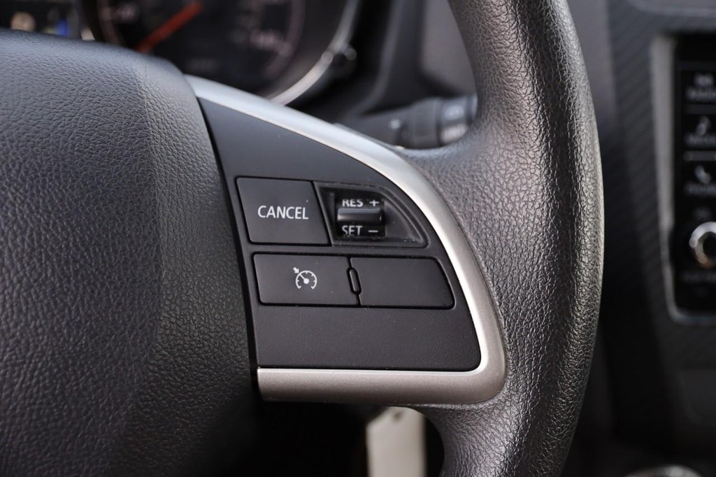 Mitsubishi Outlander Sport Vehicle Full-screen Gallery Image 12