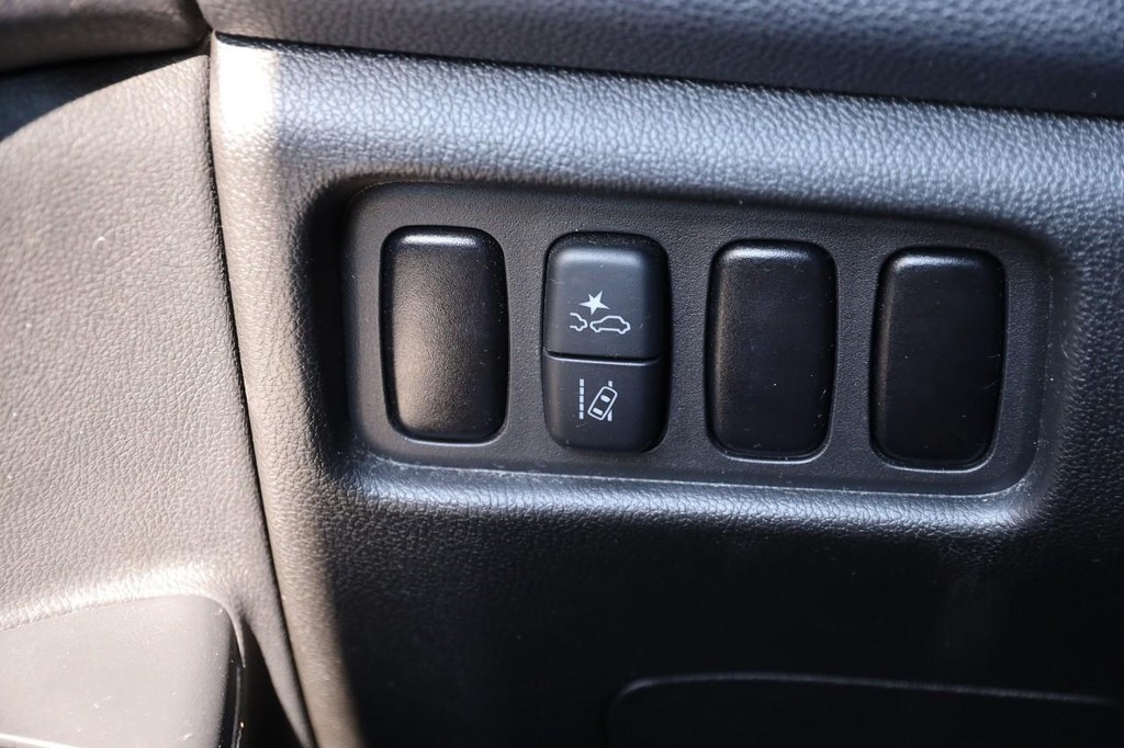 Mitsubishi Outlander Sport Vehicle Full-screen Gallery Image 19