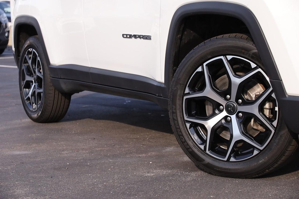 Jeep Compass Vehicle Image 03
