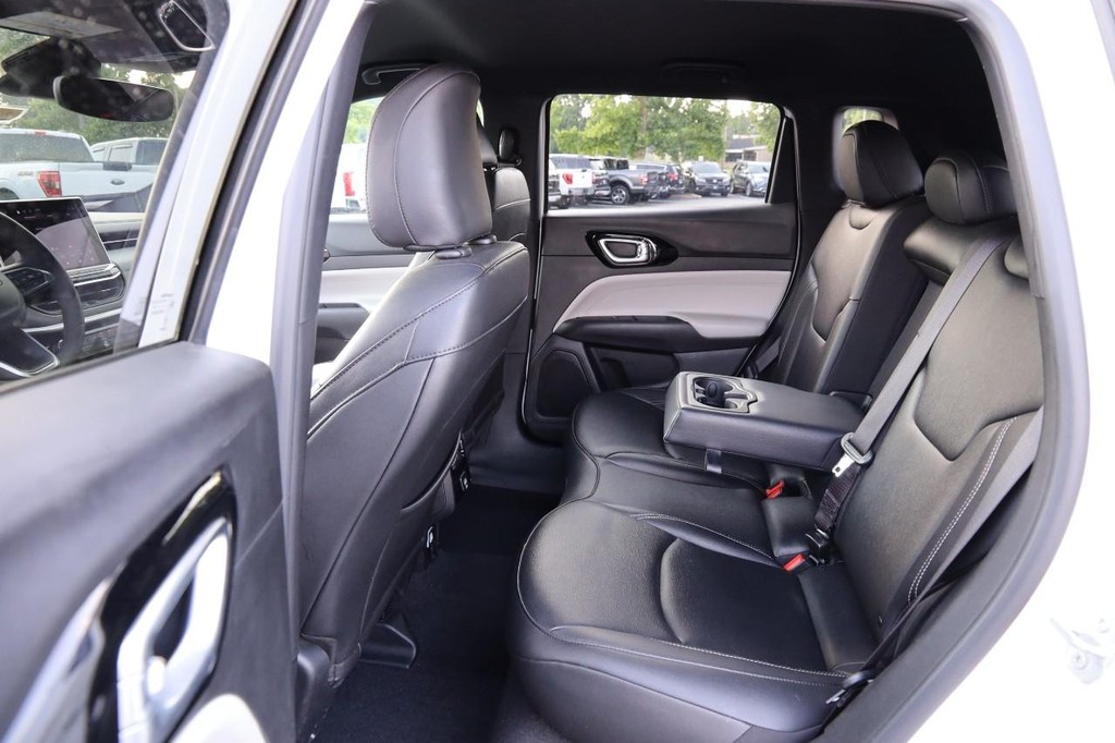 Jeep Compass Vehicle Image 09