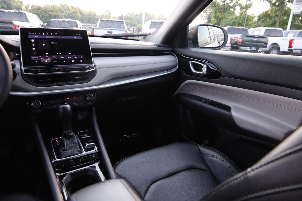 Jeep Compass Vehicle Image 27