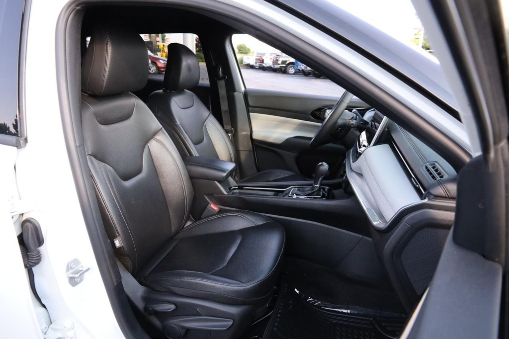 Jeep Compass Vehicle Image 28