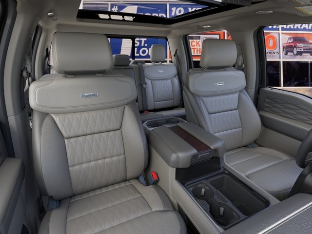 Ford Super Duty F-350 SRW Vehicle Image 10