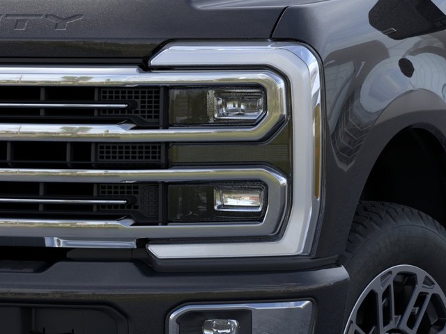 Ford Super Duty F-350 SRW Vehicle Image 18