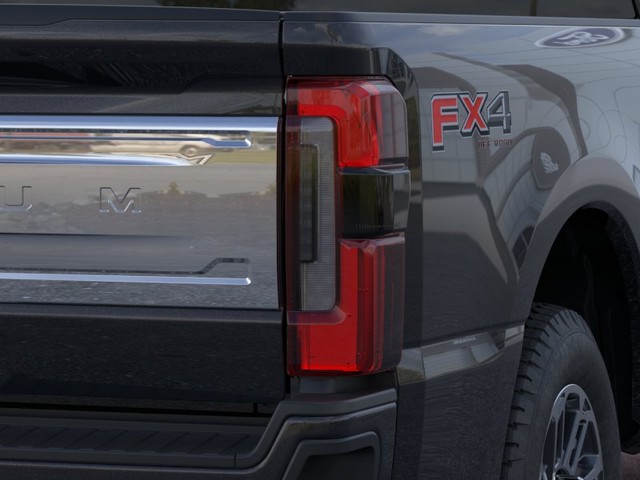 Ford Super Duty F-350 SRW Vehicle Image 21