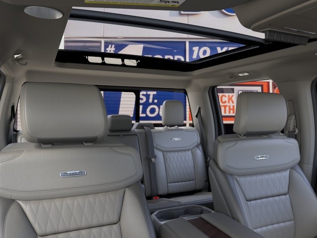 Ford Super Duty F-350 SRW Vehicle Image 22