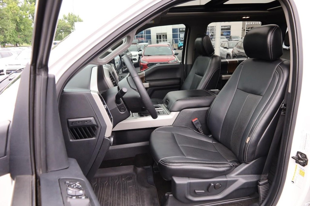 Ford F-150 Vehicle Full-screen Gallery Image 8