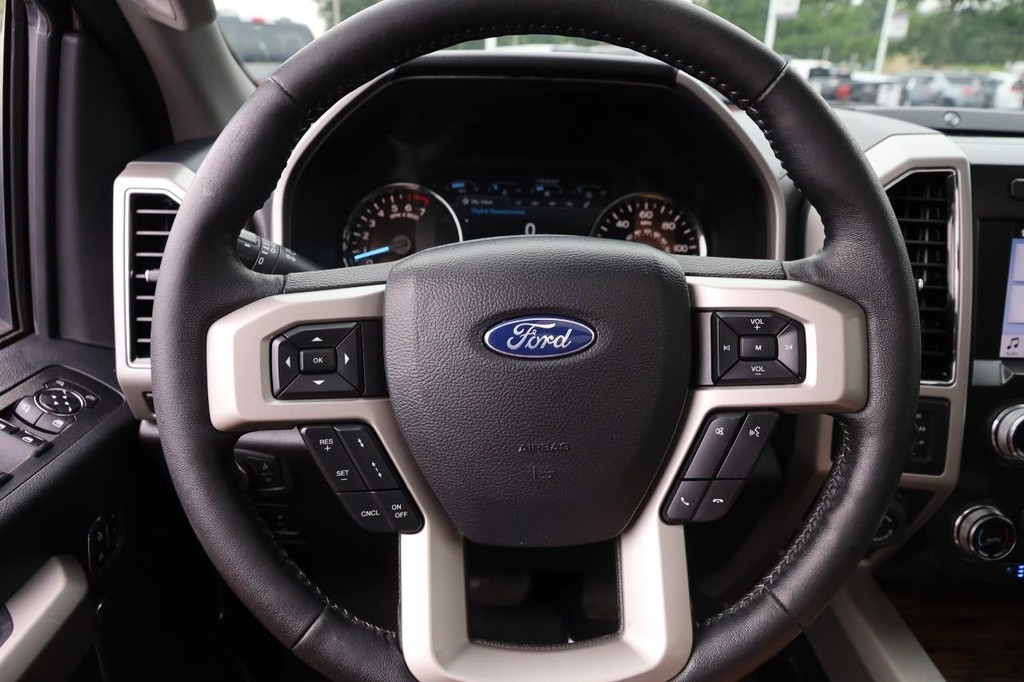Ford F-150 Vehicle Full-screen Gallery Image 11