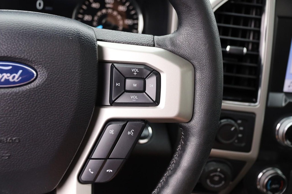 Ford F-150 Vehicle Full-screen Gallery Image 13