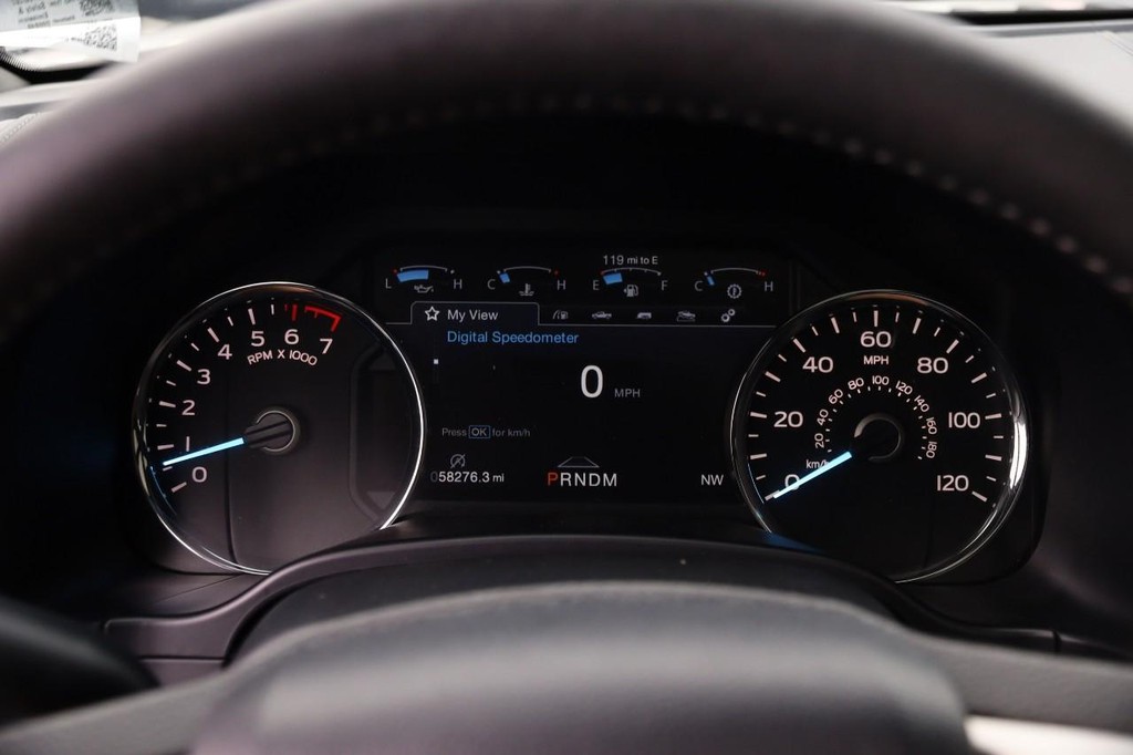 Ford F-150 Vehicle Full-screen Gallery Image 14