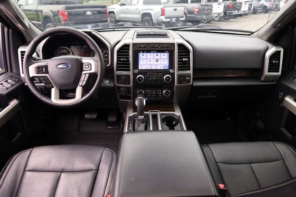 Ford F-150 Vehicle Full-screen Gallery Image 23