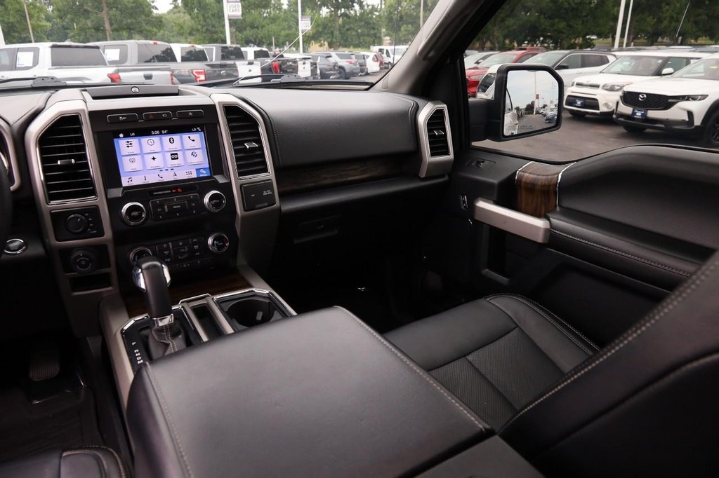 Ford F-150 Vehicle Full-screen Gallery Image 27