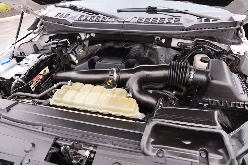Ford F-150 Vehicle Full-screen Gallery Image 29