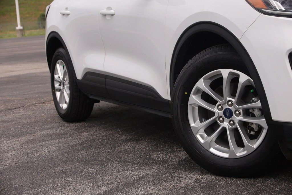 Ford Escape Vehicle Image 03