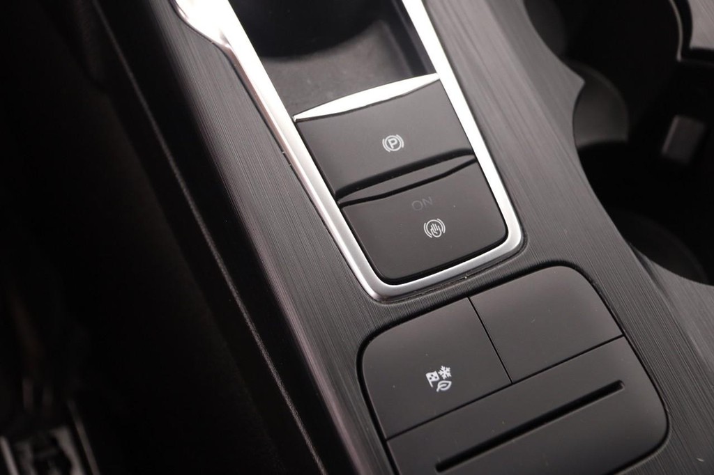 Ford Escape Vehicle Image 18
