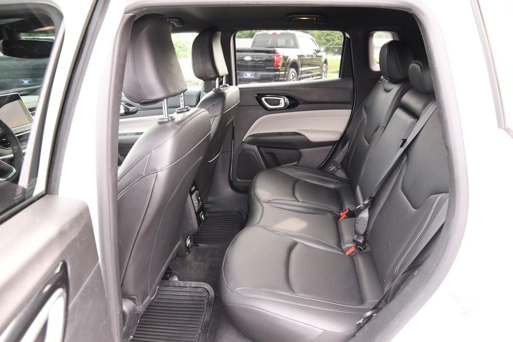 Jeep Compass Vehicle Image 09