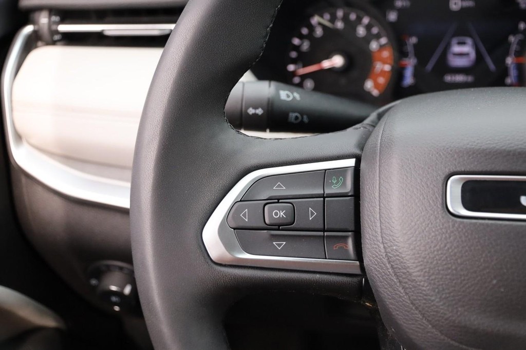 Jeep Compass Vehicle Image 11