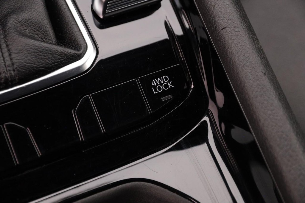 Jeep Compass Vehicle Image 20