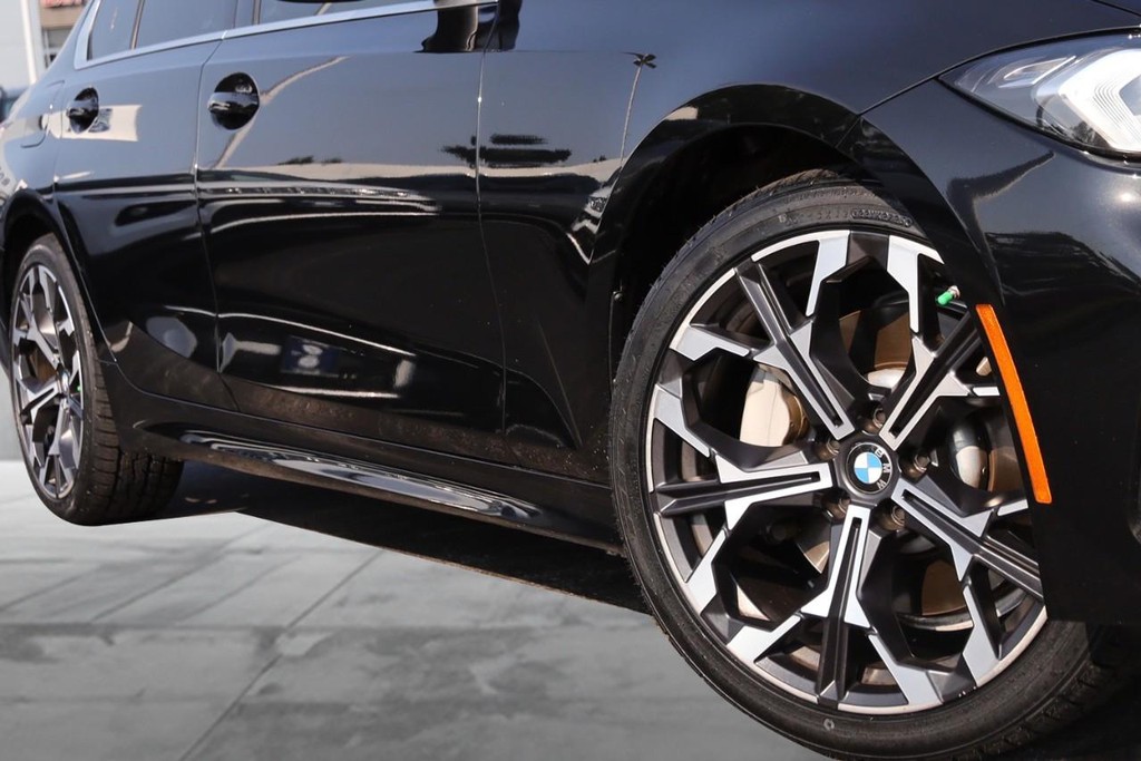 BMW 3 Series Vehicle Image 03